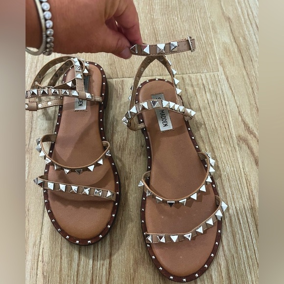 Steve Madden Travel Tan Sandals - Picture 5 of 7